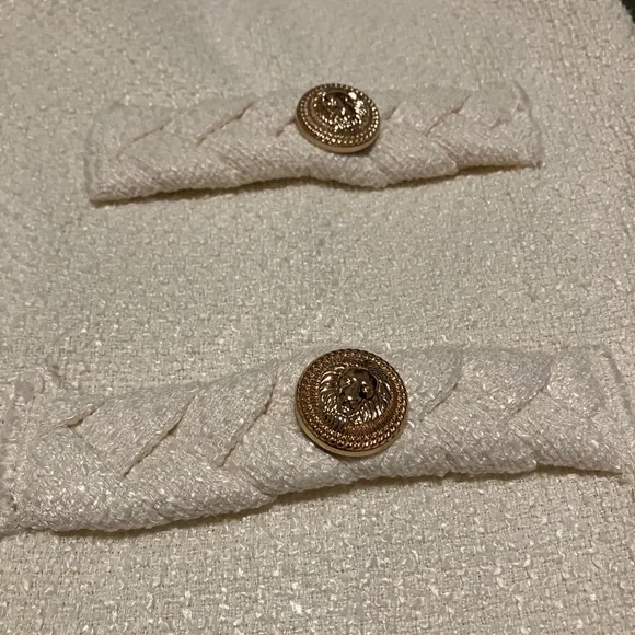 Chic Cream Dress with Braided Collar - Picture 2 of 4